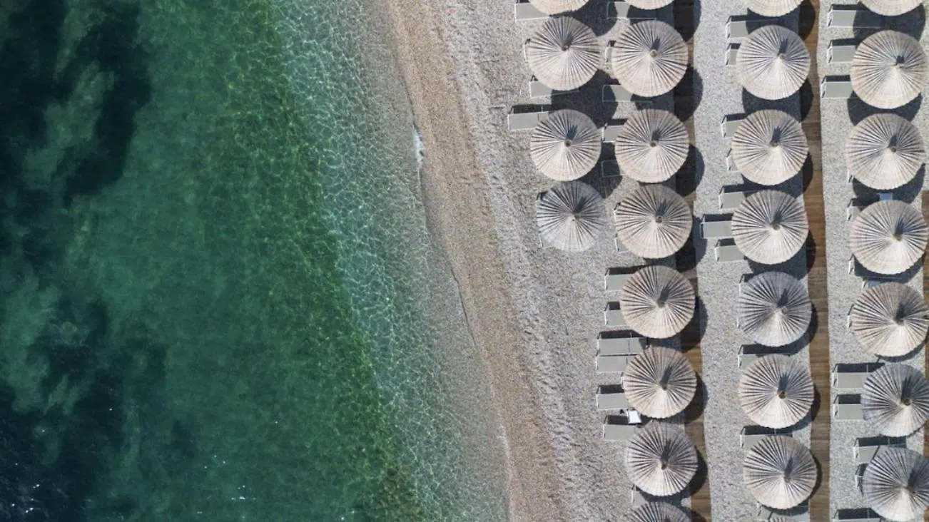 Znjan Beachfront Luxury Beautiful New Apartment With Garden Jacuzzi And Sauna Split